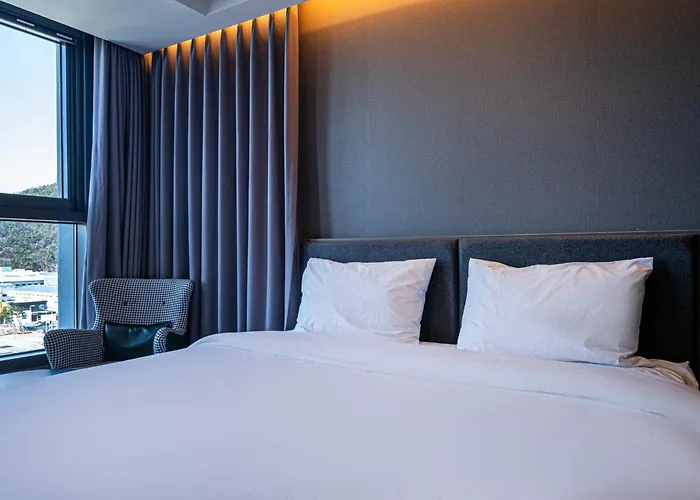Hotel The Western By Stayneo 2*