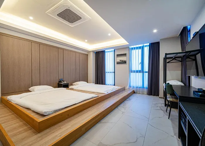 Hotel The Western By Stayneo Busan